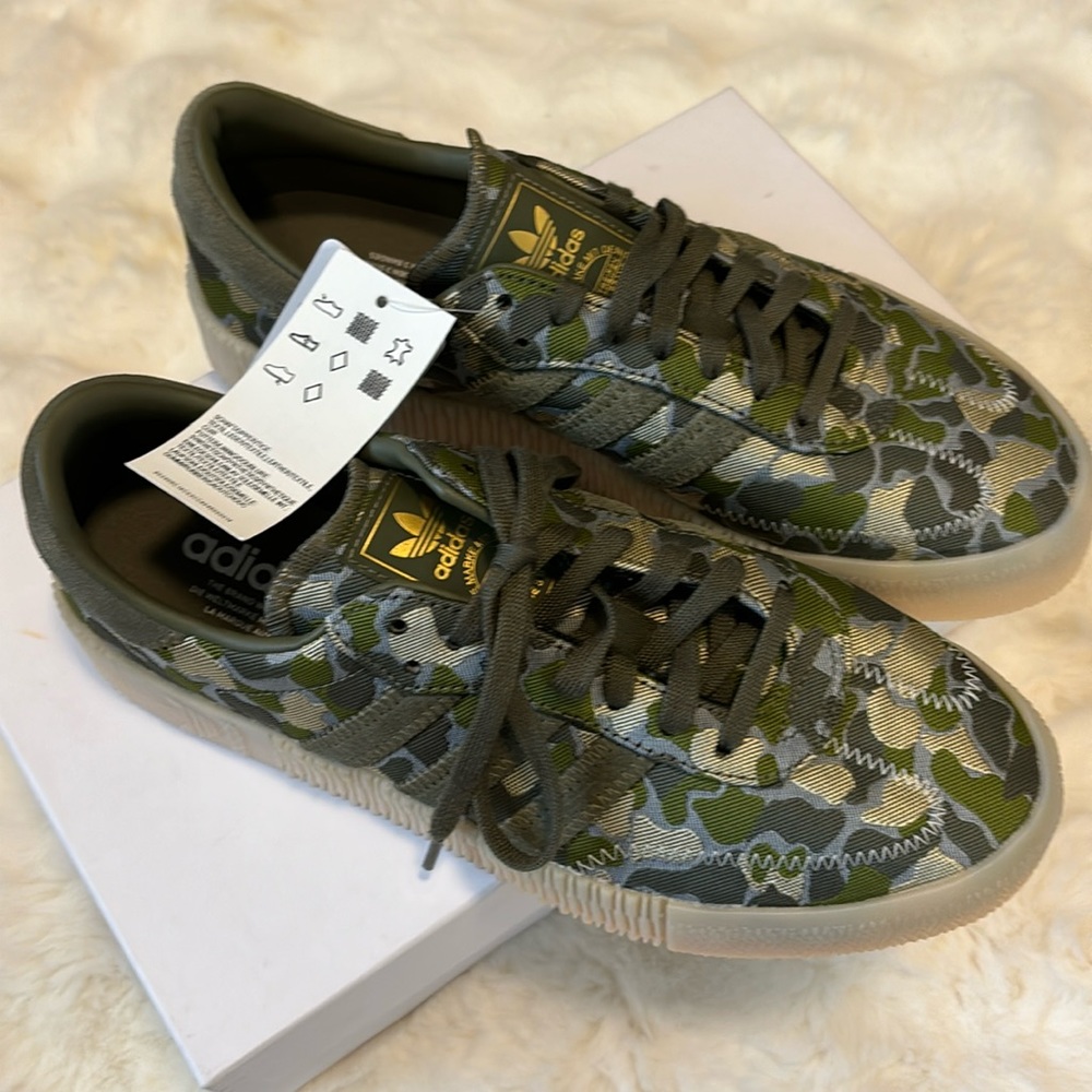 Adidas women’s 8.5 green camo sneakers